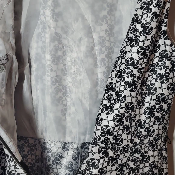 Tea-Length Dress with Black Cabbage Rose Print Size 12 - Picture 7 of 9